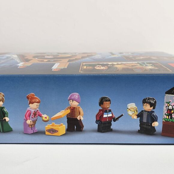 LEGO Harry Potter: Hogsmeade Village Visit (76388) - Picture 8 of 10